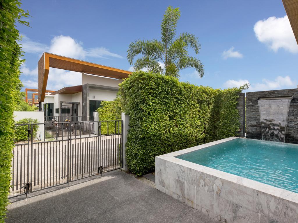 The 8 Pool Villa Chalong Exteriör bild