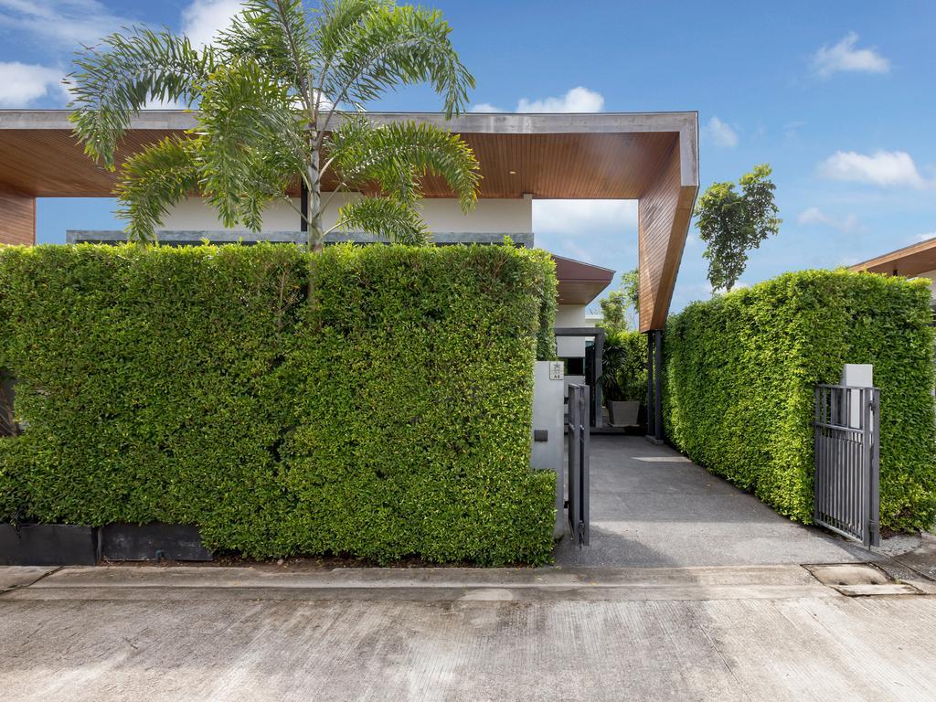 The 8 Pool Villa Chalong Exteriör bild